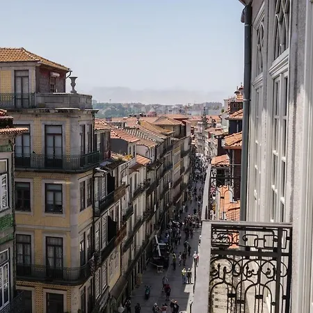 Modern Flat With Balcony On Rua Flores - 5th *